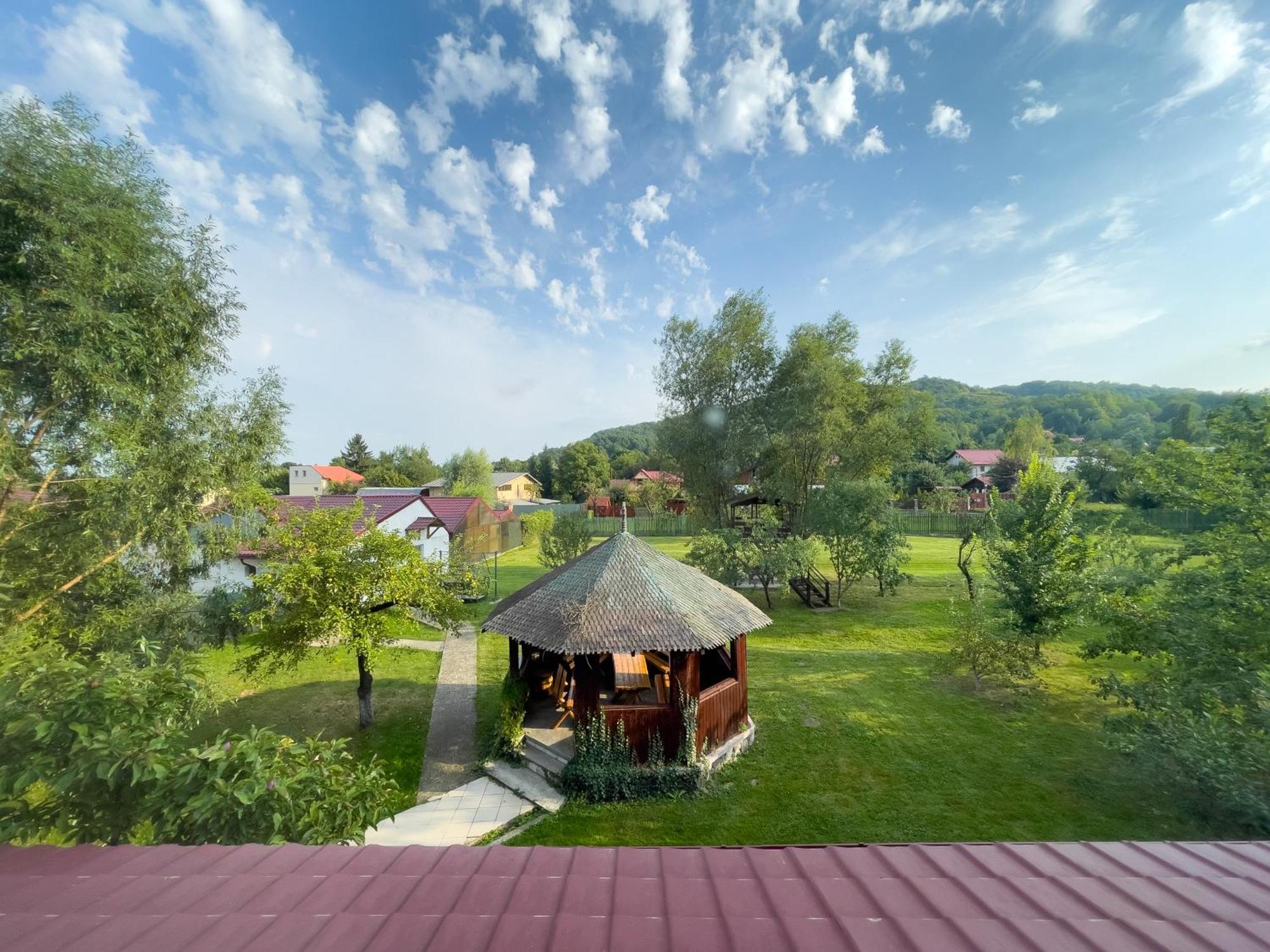 Villa Bravo Breaza Exterior photo