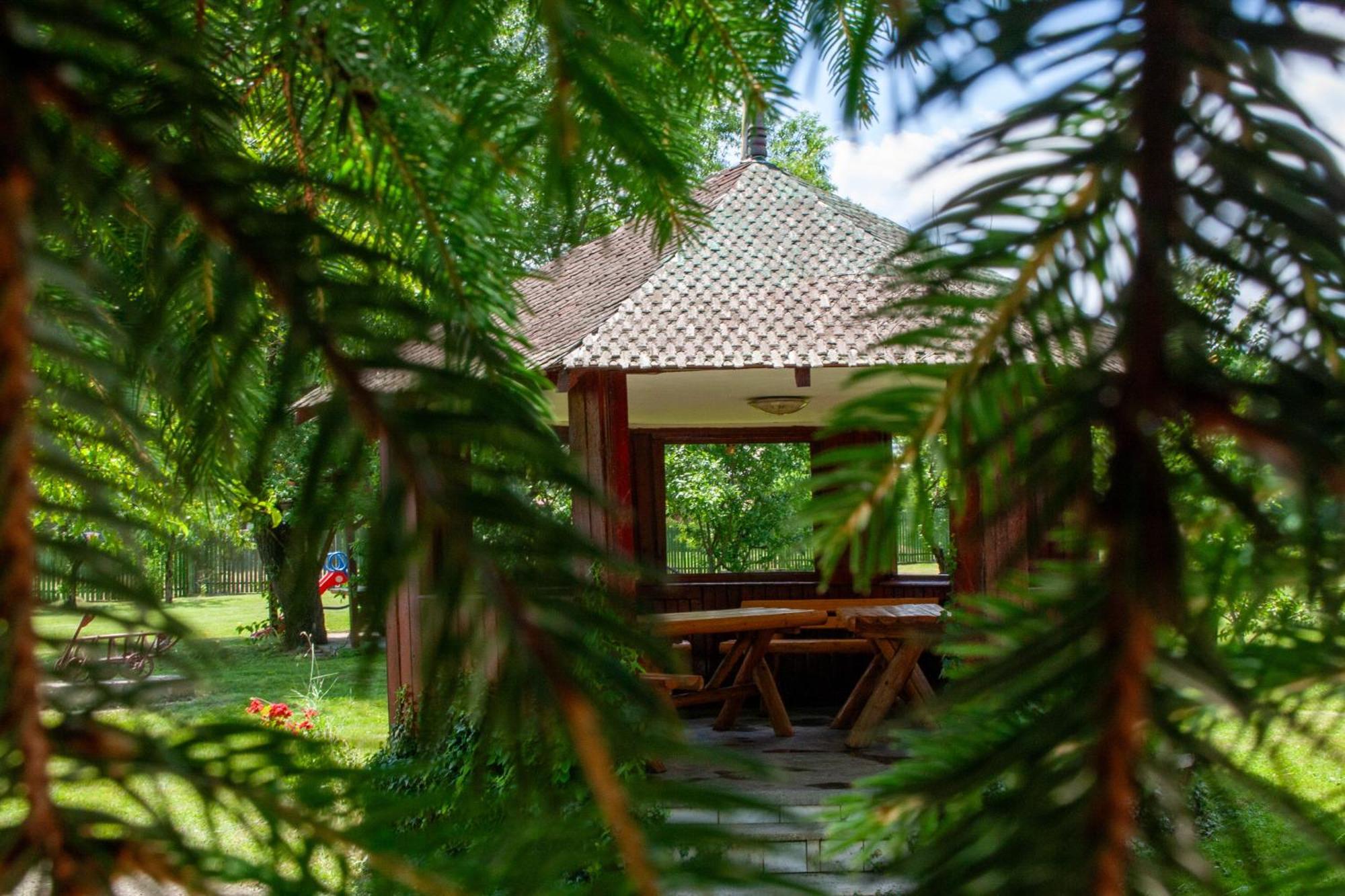 Villa Bravo Breaza Exterior photo