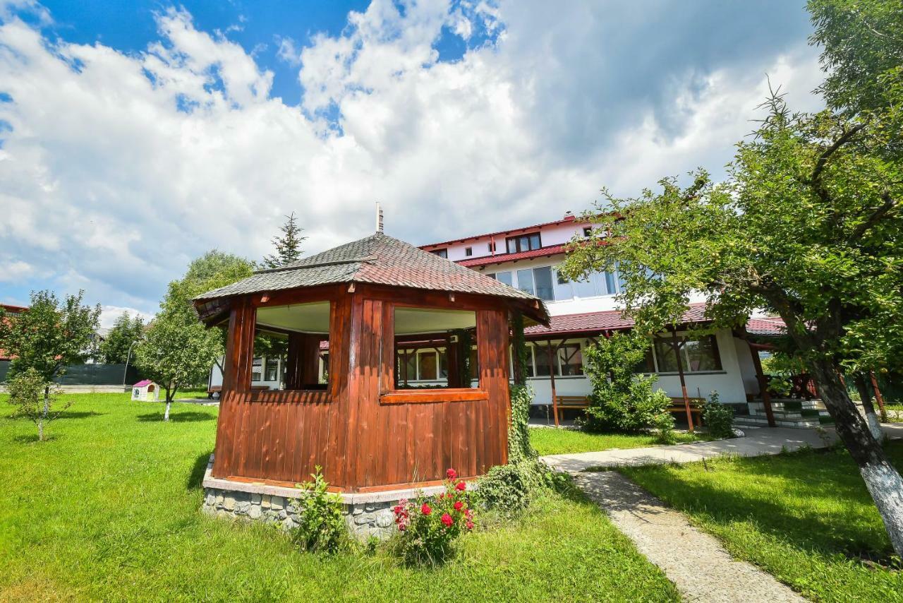 Villa Bravo Breaza Exterior photo