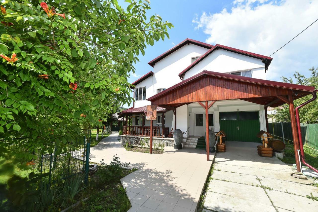 Villa Bravo Breaza Exterior photo