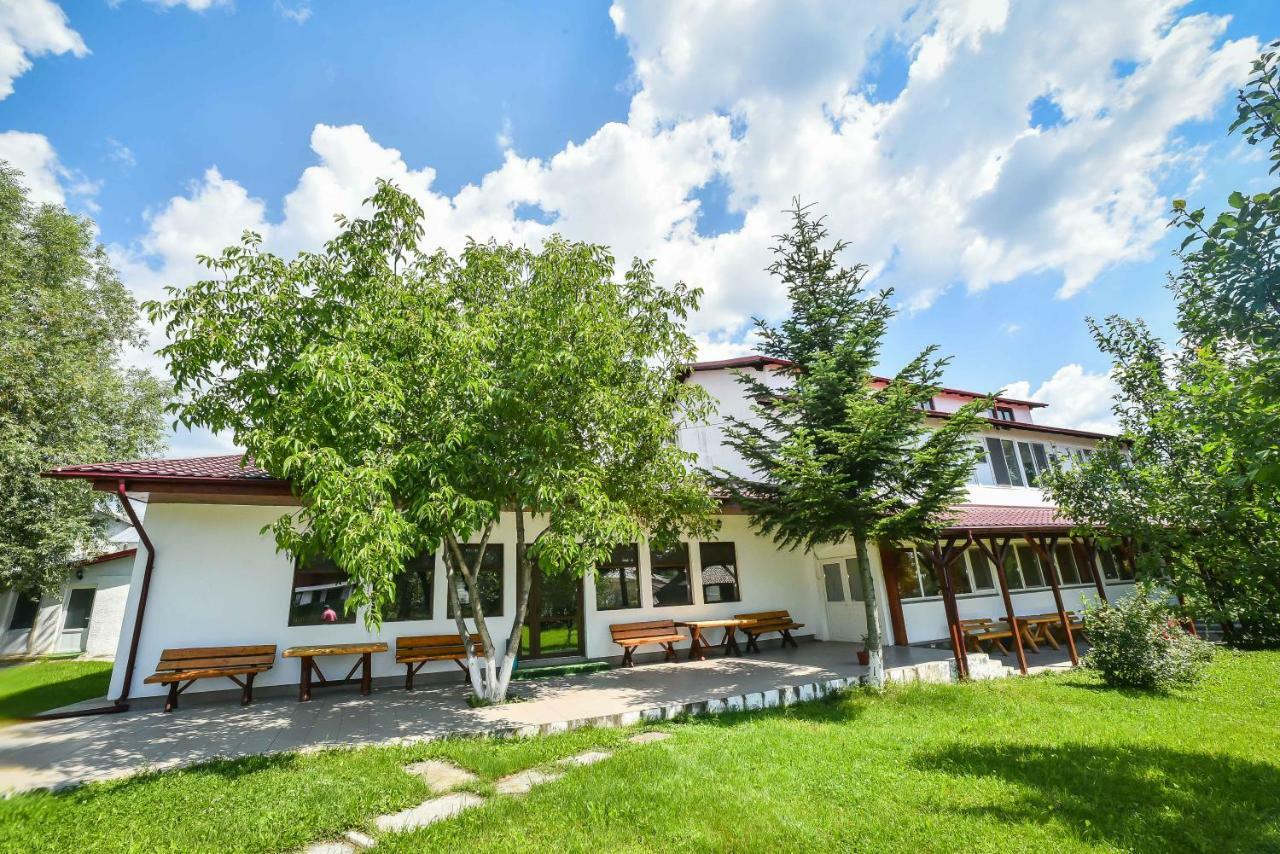 Villa Bravo Breaza Exterior photo